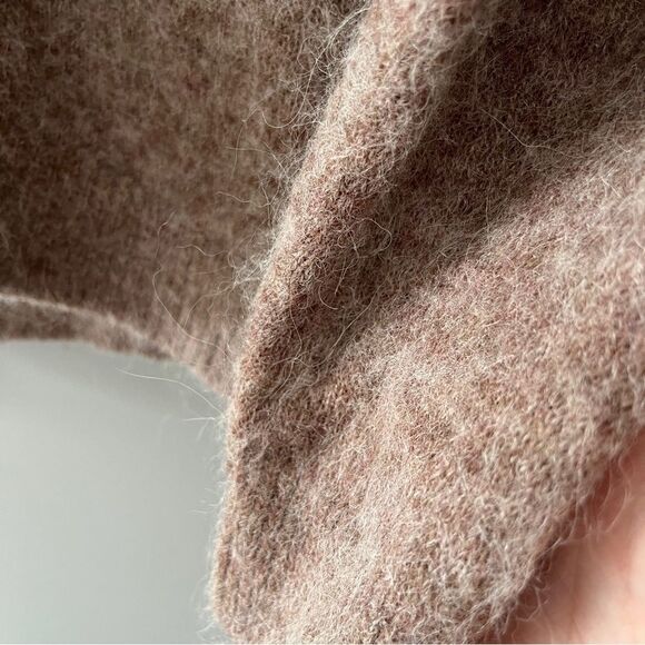 H&M Tan Knit Sweater V Neck Wool Alpaca Neutral Size XS - Picture 3 of 7